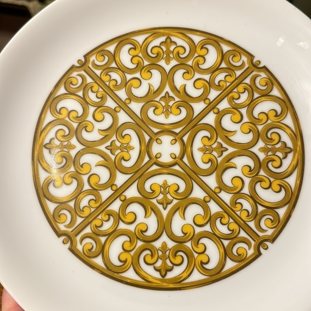 Vintage 1970s Georges Briard Cake Plate MCM Footed Georges Briard Cake Plate - Picture 8 of 14